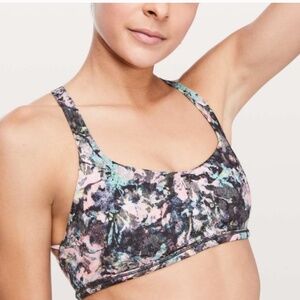 LULULEMON TOP SIZE 6